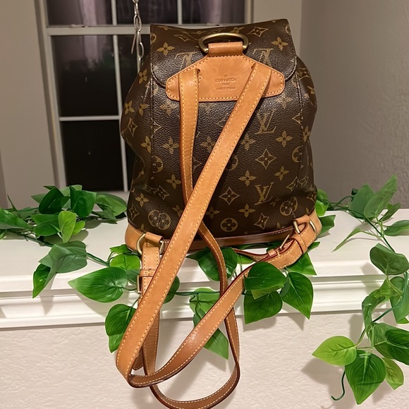 🤎Authentic LV Montsouris MM Backpack🤎 - Picture 5 of 14